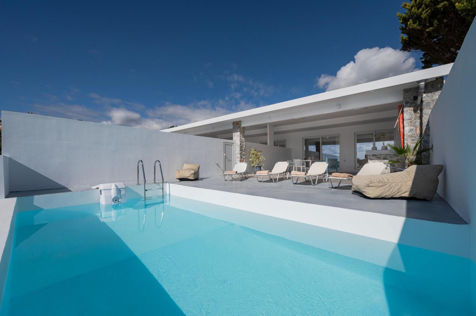 Mythos Villa *