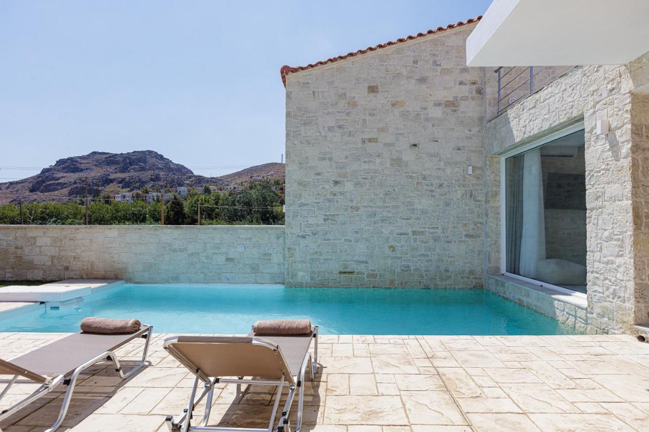Mythos Villa *