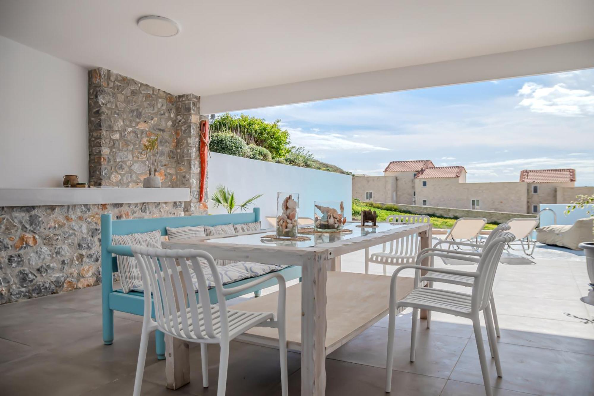 Mythos Villa *